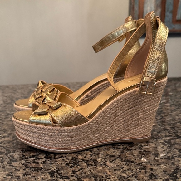 Michael Kors Metallic Gold Wedge espadrille Sandals NWOT 8.5 - Picture 9 of 15